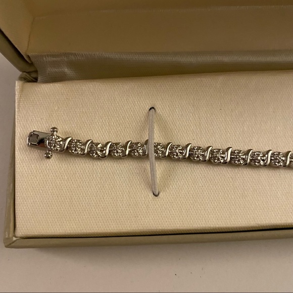NWT Diamond accent Heart Pendant Bracelet - Picture 7 of 10